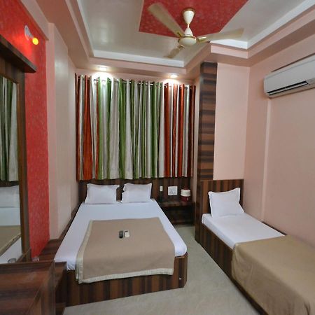 Hotel Sai Hari Prasad Shirdi Eksteriør billede