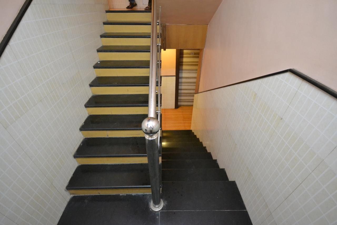 Hotel Sai Hari Prasad Shirdi Eksteriør billede