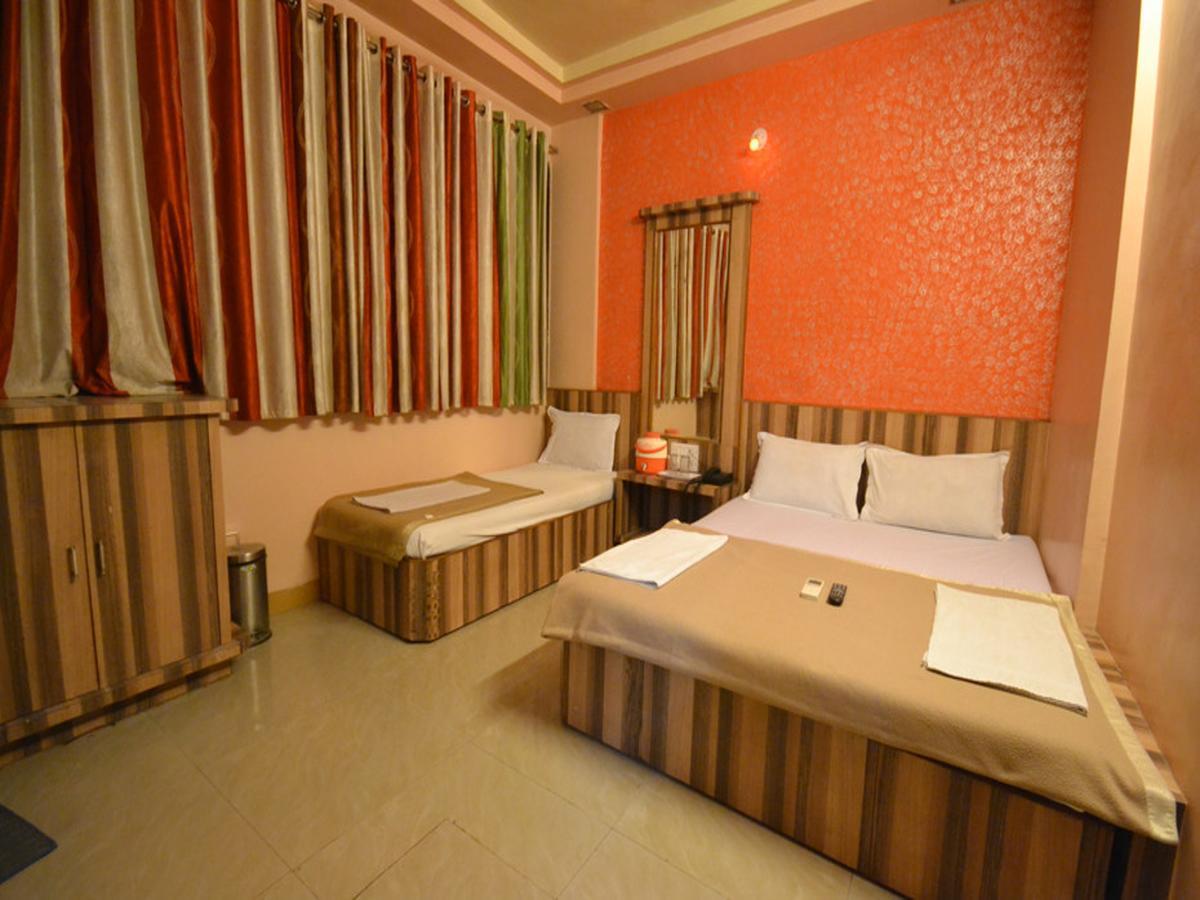 Hotel Sai Hari Prasad Shirdi Eksteriør billede